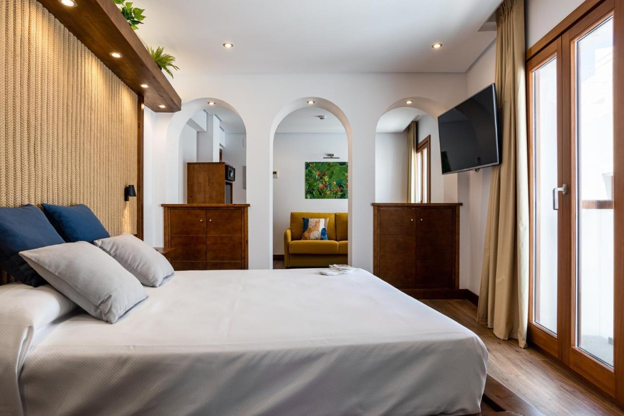 Hotel Antantie Conil De La Frontera Extérieur photo